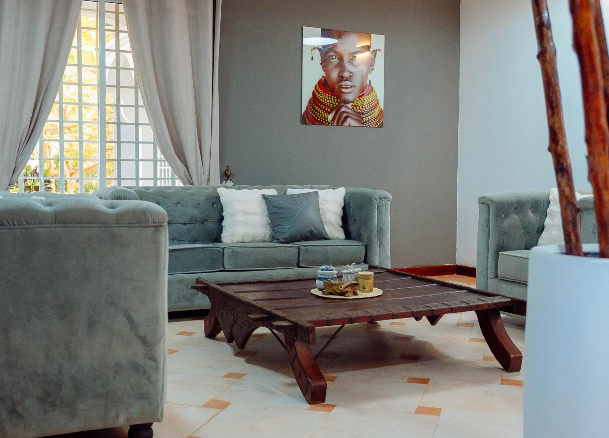 Villa Jasmine - Ocean Front Bwejuu